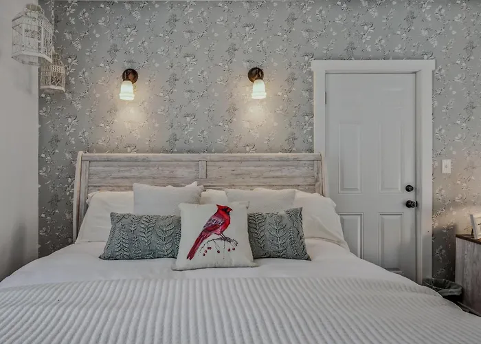 The Grand Castalian Inn Bed And Breakfast